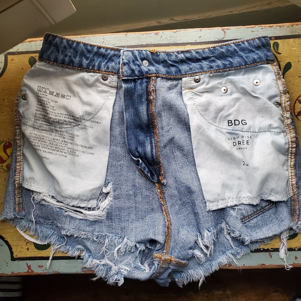 BDG UO Dree Hi Rise Cheekg TRASHED Denim Shorts Grungecore Bohobo Aesthetic - Picture 7 of 8